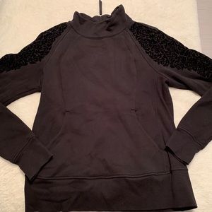 Lululemon flocked pullover black
